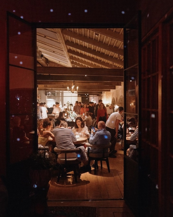 Весенний флер на «Усачевском», предпремьерный показ «Фрау»