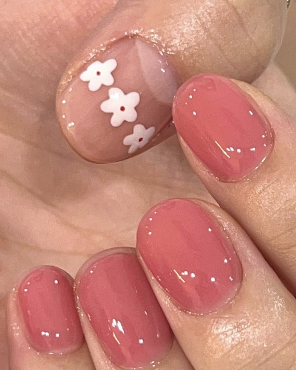 7 трендов свадебного маникюра для невест 2024