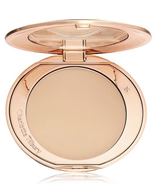 Что в косметичке у стилиста Арины Шариной?