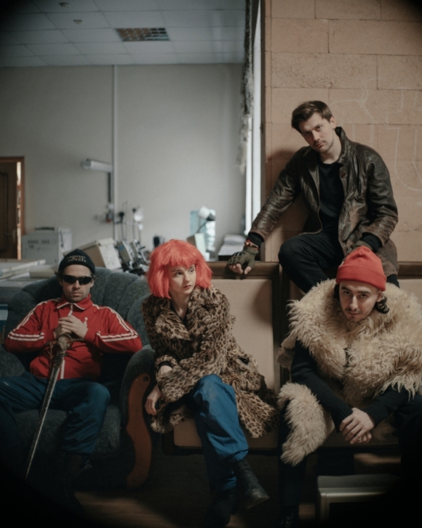 Весенний флер на «Усачевском», предпремьерный показ «Фрау»