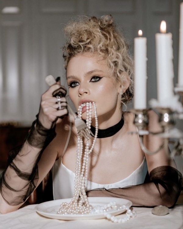 10 неклассических бьюти-образов невесты от стилиста Анастасии