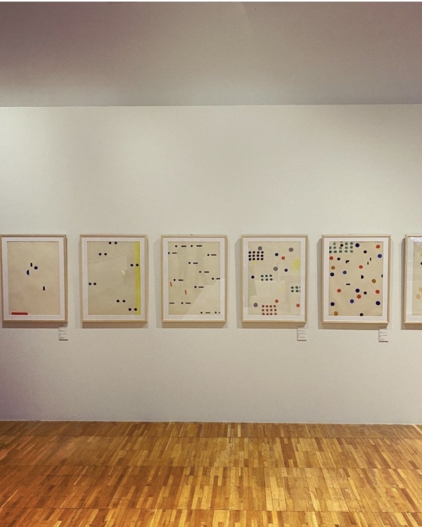 Книжный клуб в «Едва знакомы», бабка с