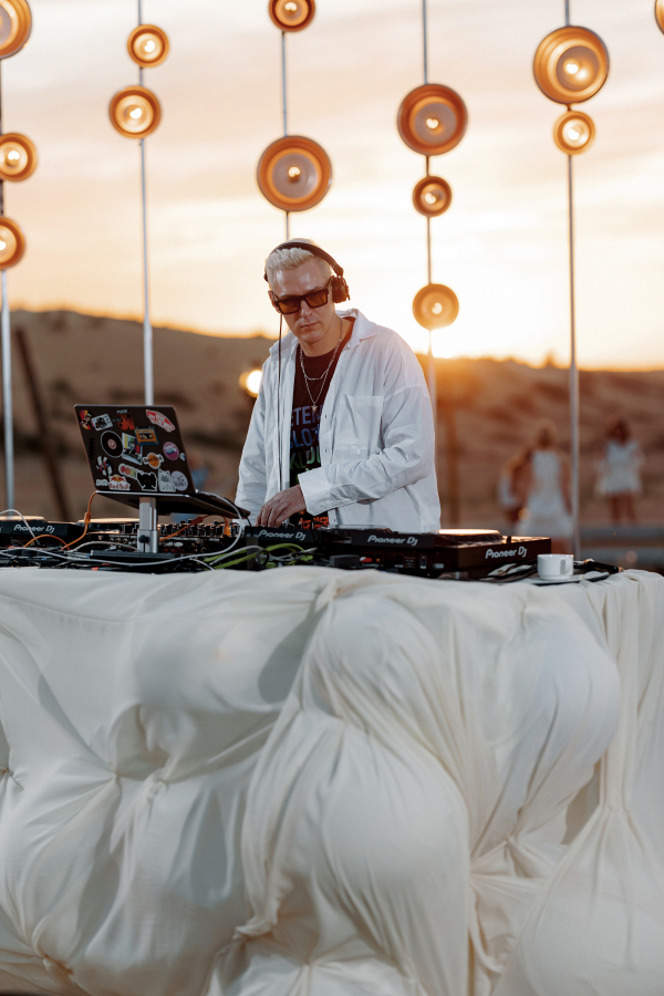 Диджеи Илья Бачурин