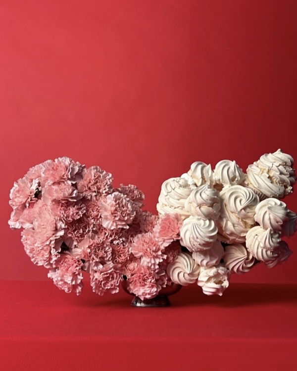 Кто создает цветочные инсталляции для мировых брендов?