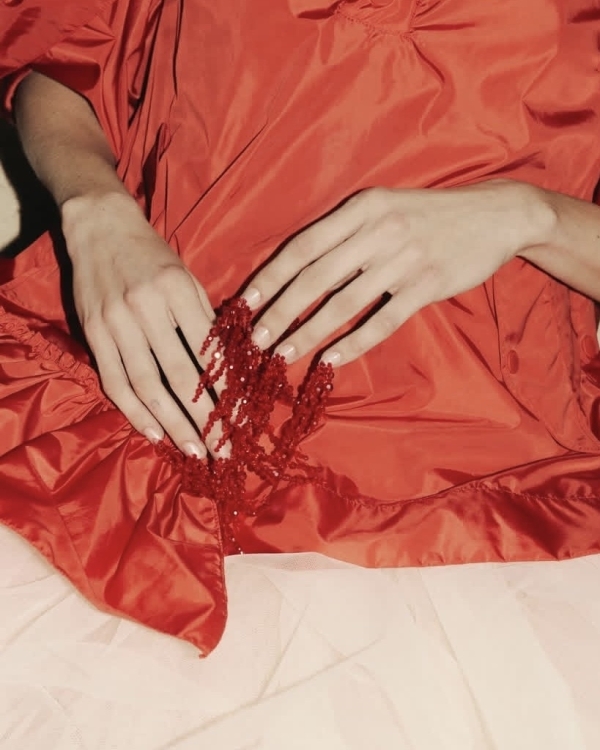 Внесезонные тренды маникюра для невест 2025