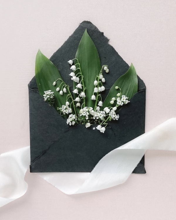 Вам письмо! 20+ минималистичных свадебных приглашений на