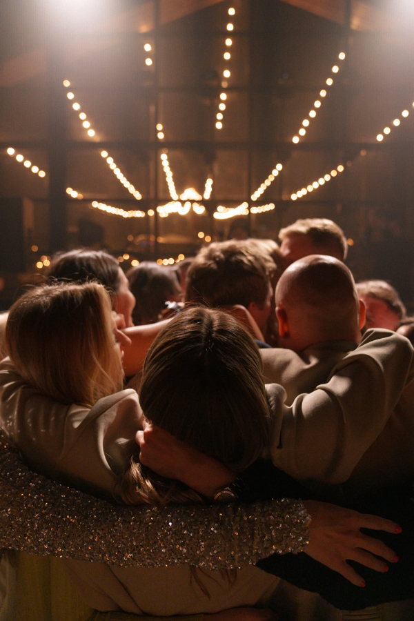 Ведущие Владислав Сапунов