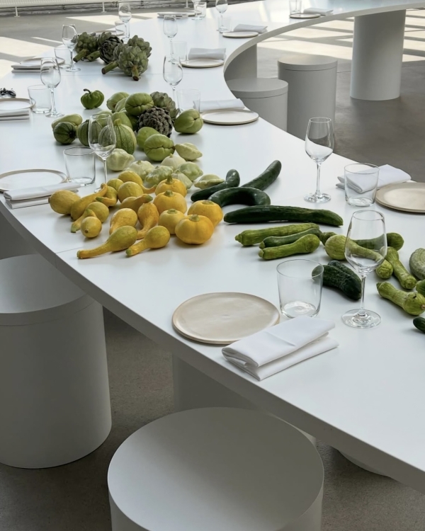 Кто создает цветочные инсталляции для мировых брендов?