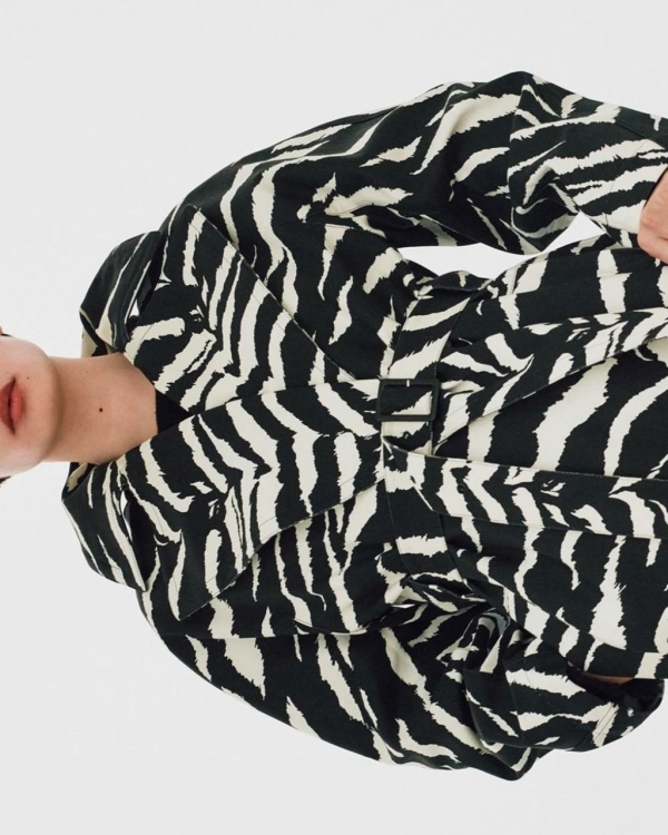 Не бежевым едины. Интересные тренчи для невест,