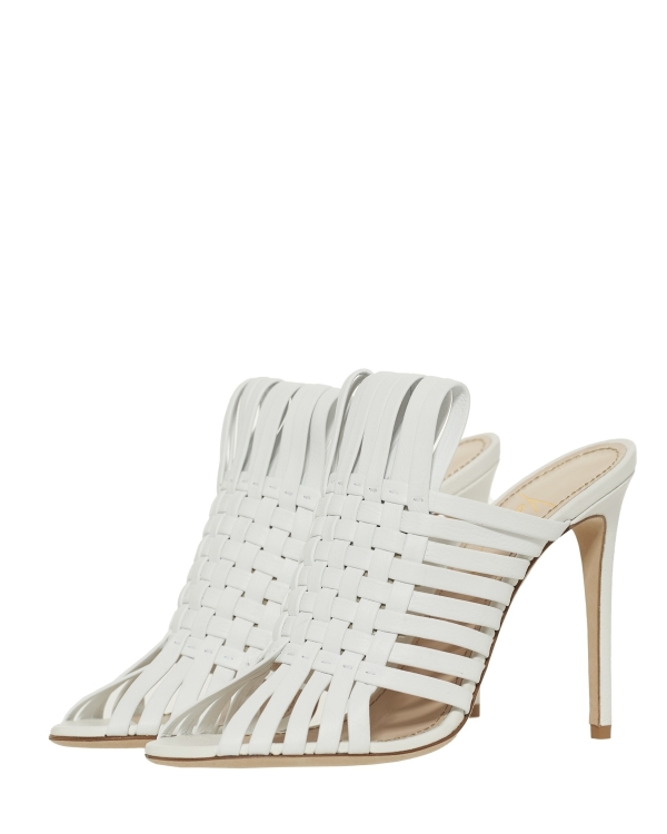 Вот босоножки, с которыми у невест случится