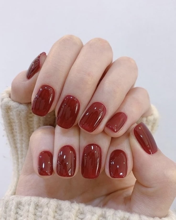 Внесезонные тренды маникюра для невест 2025