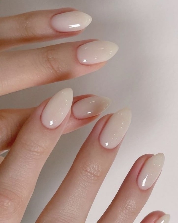 Внесезонные тренды маникюра для невест 2025