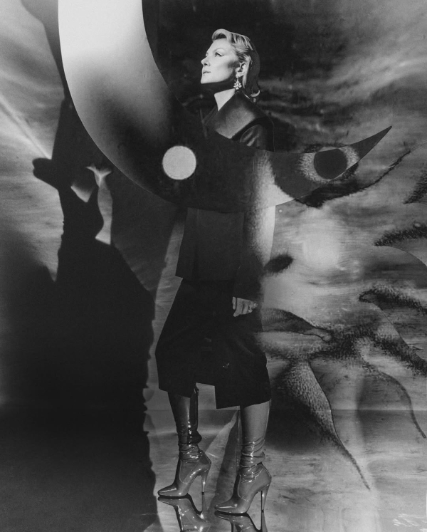 Кому доверяют снимать светскую жизнь Москвы?