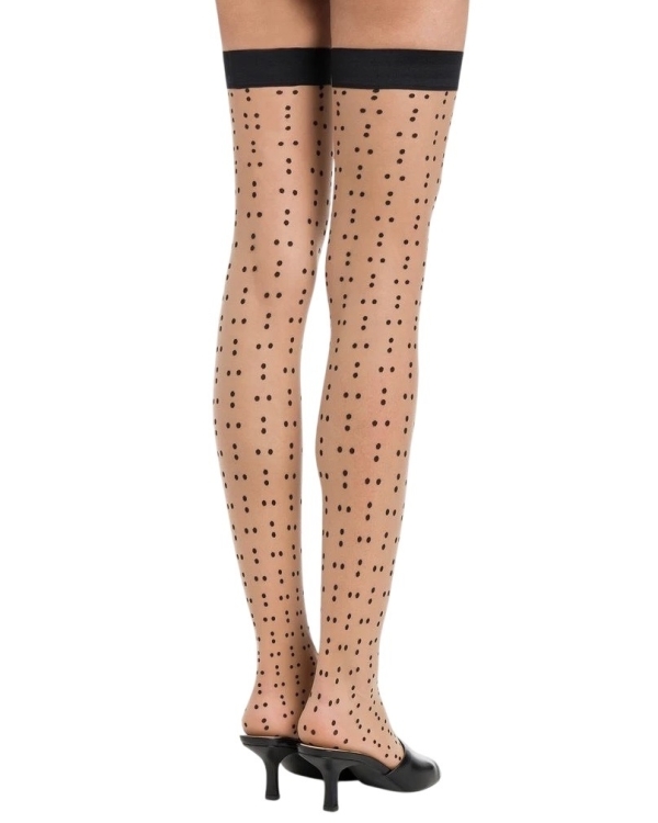 Акцент на ноги. Колготки, чулки, пояса и