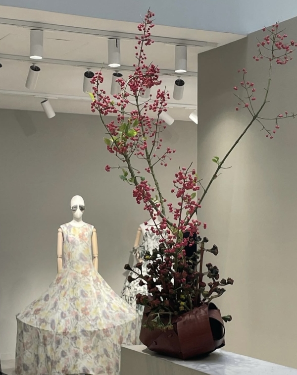 Кто создает цветочные инсталляции для мировых брендов?