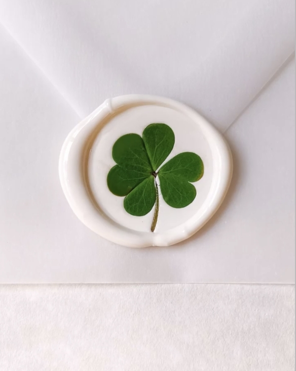 Вам письмо! 20+ минималистичных свадебных приглашений на