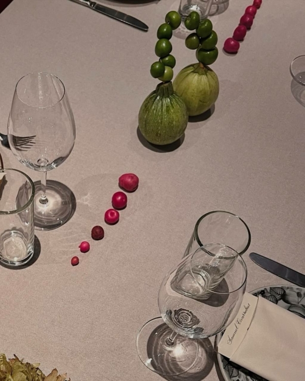 Декорируйте банкет гирляндами из ягод, как на