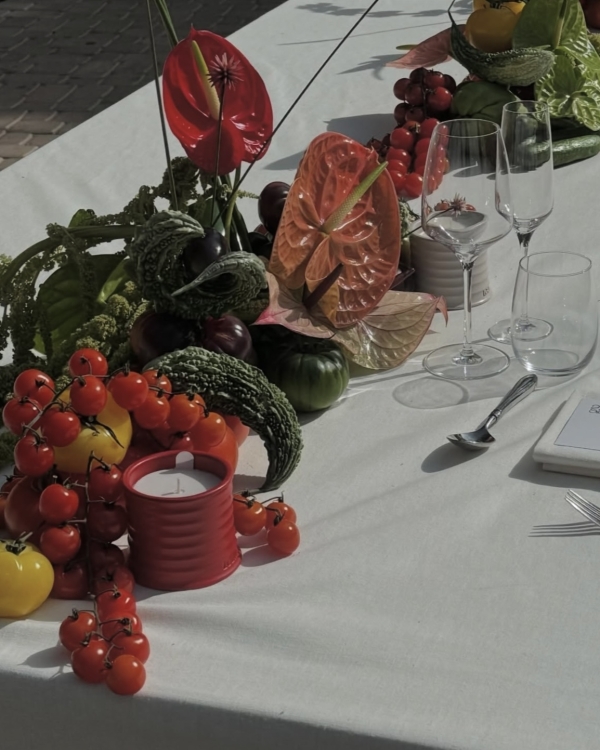 Кто создает цветочные инсталляции для мировых брендов?