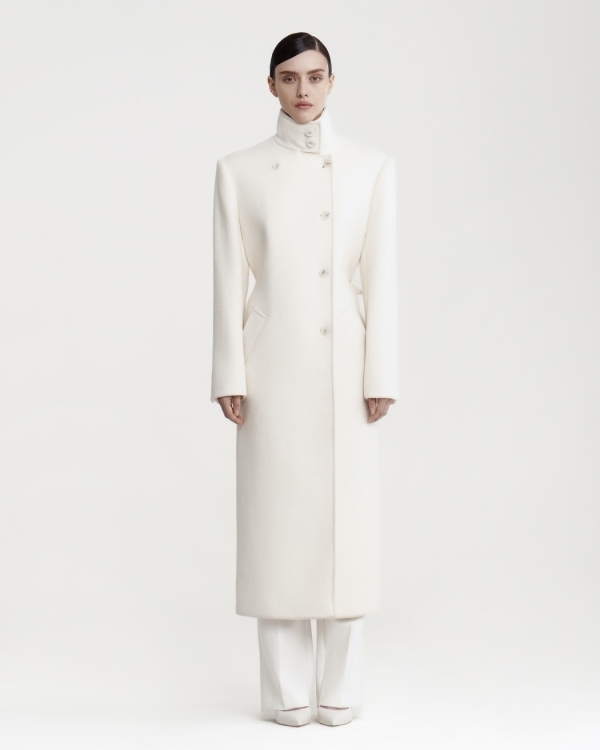 Показываем 20 модных пальто, которые выигрышно дополнят