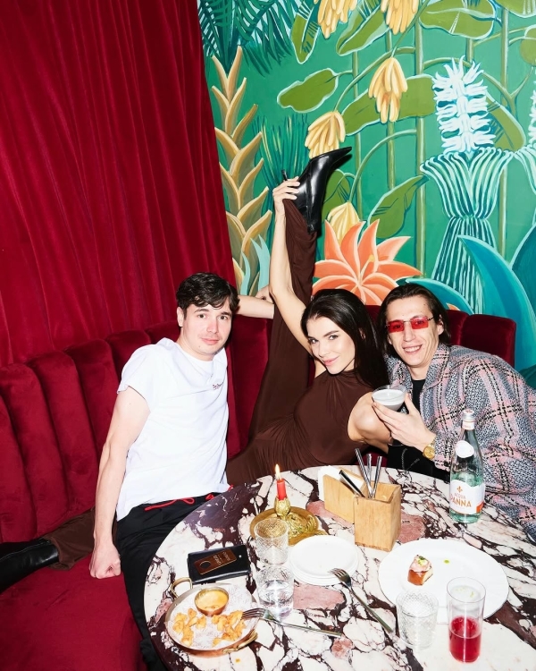 Кому доверяют снимать светскую жизнь Москвы?