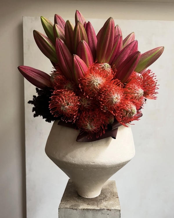 Кто создает цветочные инсталляции для мировых брендов?