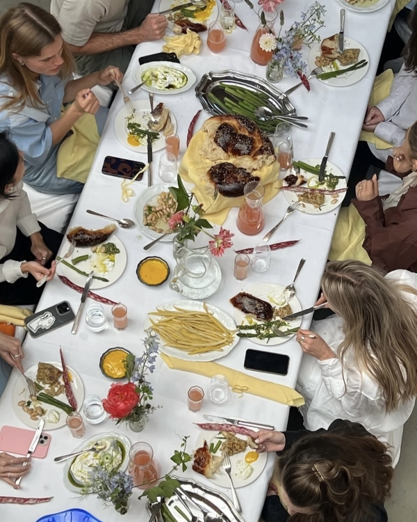 Зачем нужен контент-мейкер на свадьбе?