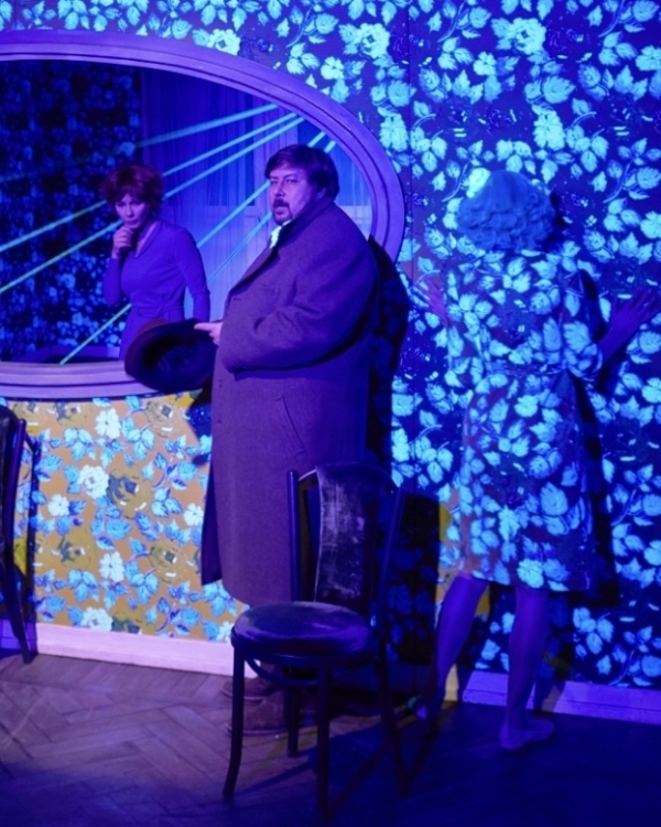 Фестиваль подруг на «Хлебозаводе», постановка «Дыры» в