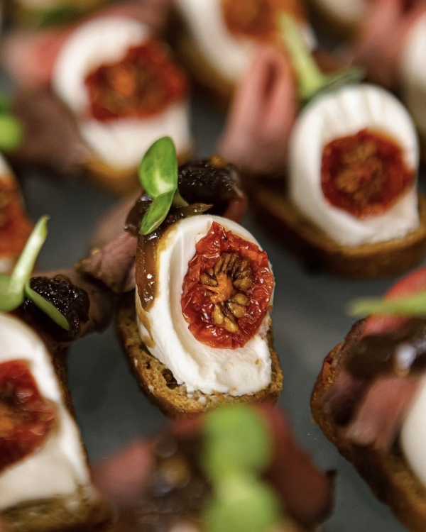 Вот лучшие кейтеринги Москвы для свадьбы и