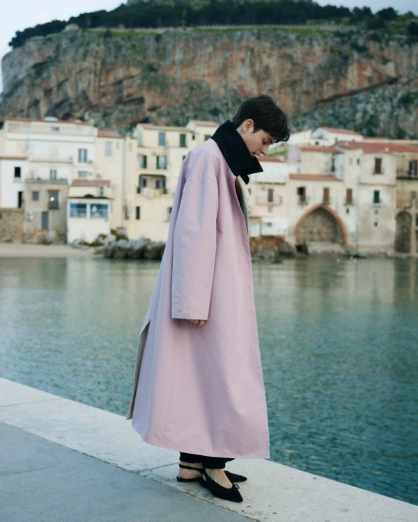 Не бежевым едины. Интересные тренчи для невест,