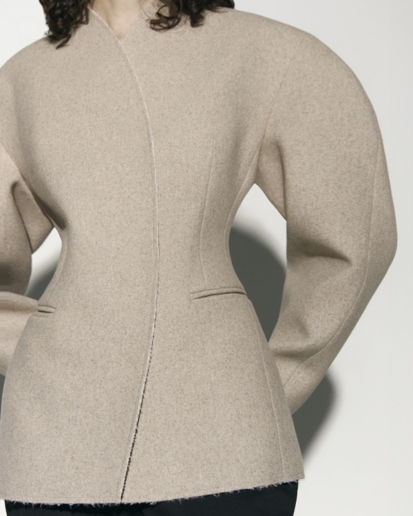 Показываем 20 модных пальто, которые выигрышно дополнят