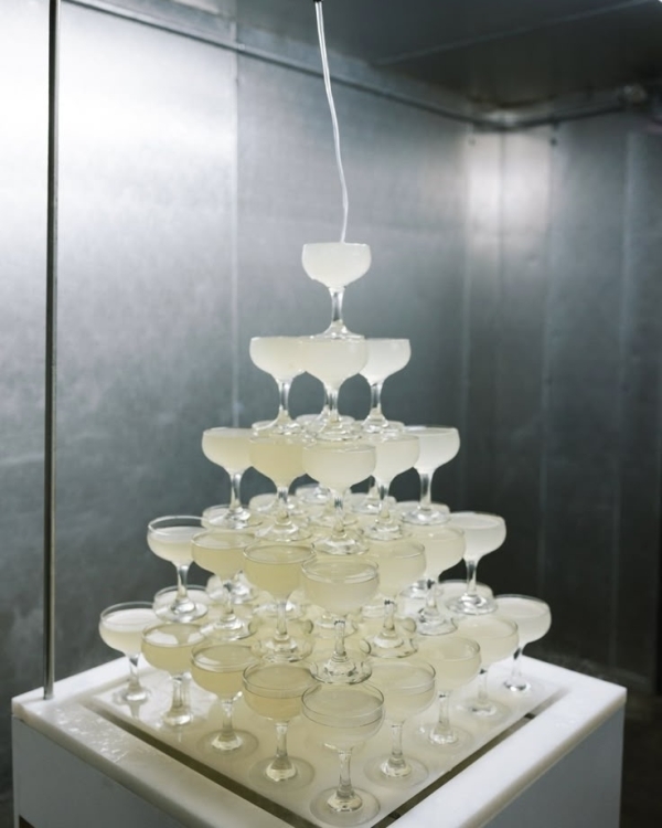 Как актуально оформить горку шампанского?