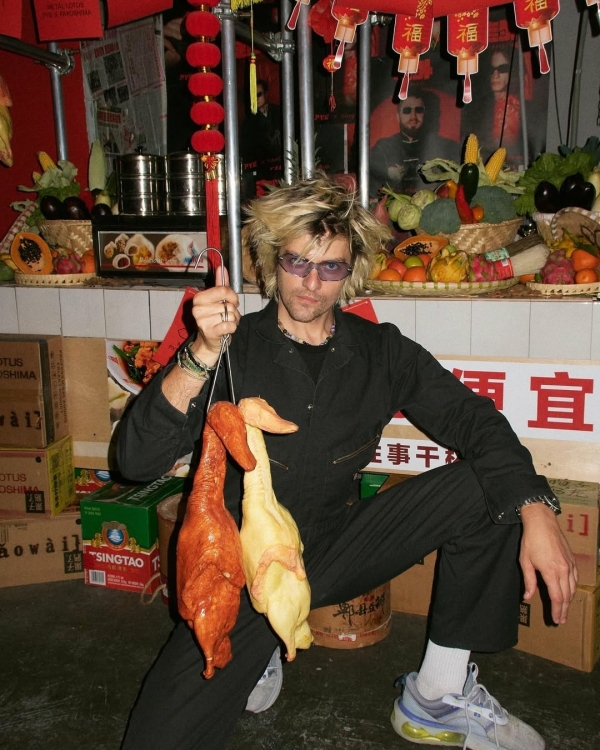 Кому доверяют снимать светскую жизнь Москвы?