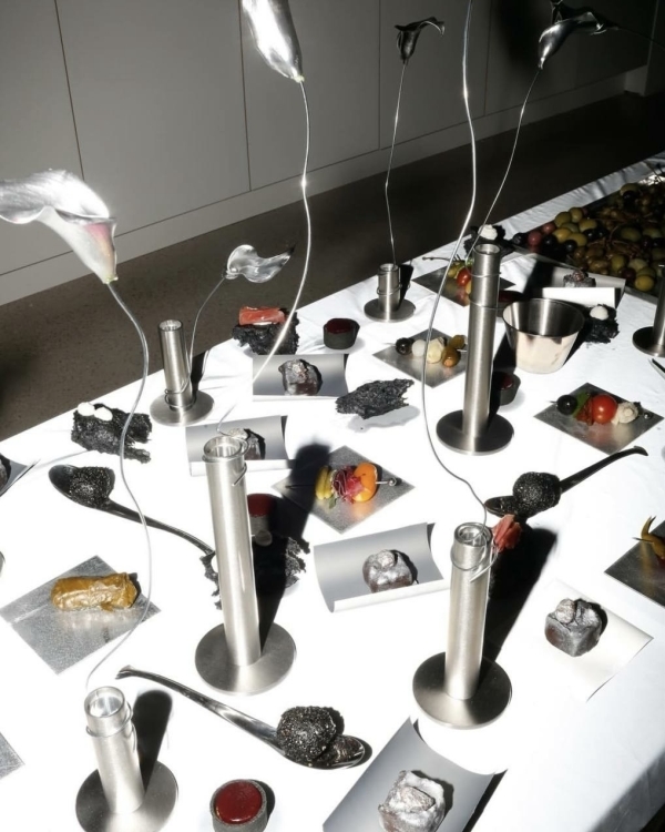 Текстильная инсталляция на ужине от Jil Zander