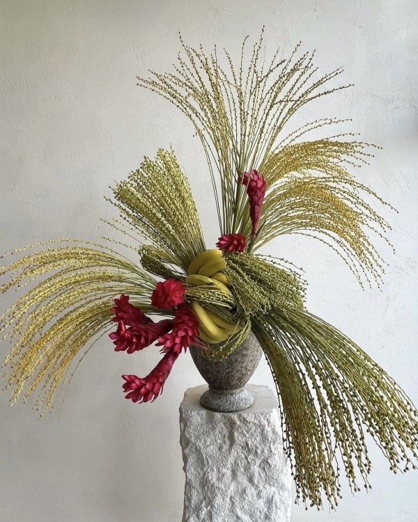 Кто создает цветочные инсталляции для мировых брендов?