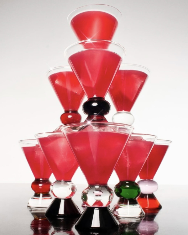 Как актуально оформить горку шампанского?