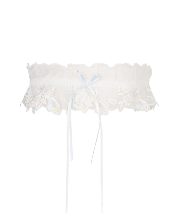 Акцент на ноги. Колготки, чулки, пояса и