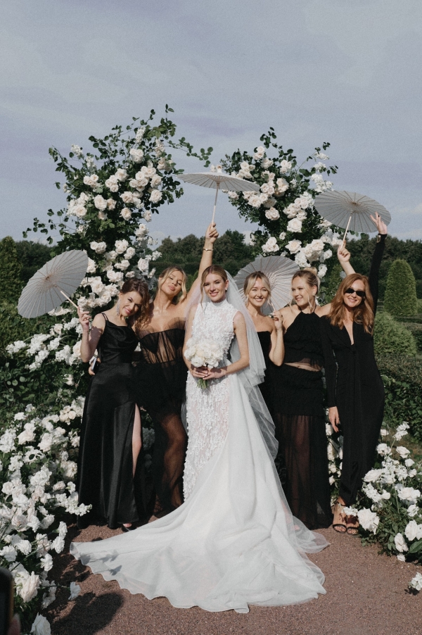 Ведущие Владислав Сапунов