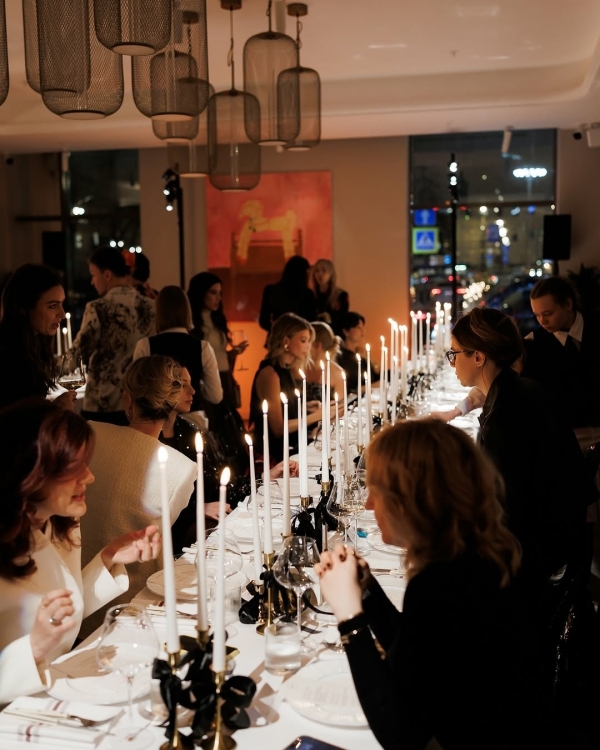 Кому доверяют снимать светскую жизнь Москвы?