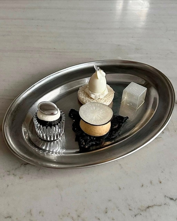 Трендовый декор — с эффектом металлик. Вдохновляемся референсами