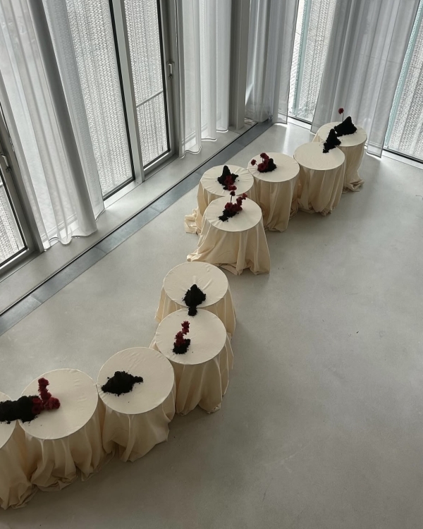 Кто создает цветочные инсталляции для мировых брендов?