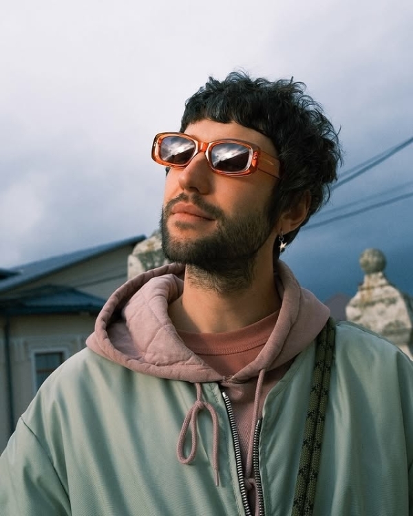 Кому доверяют снимать светскую жизнь Москвы?