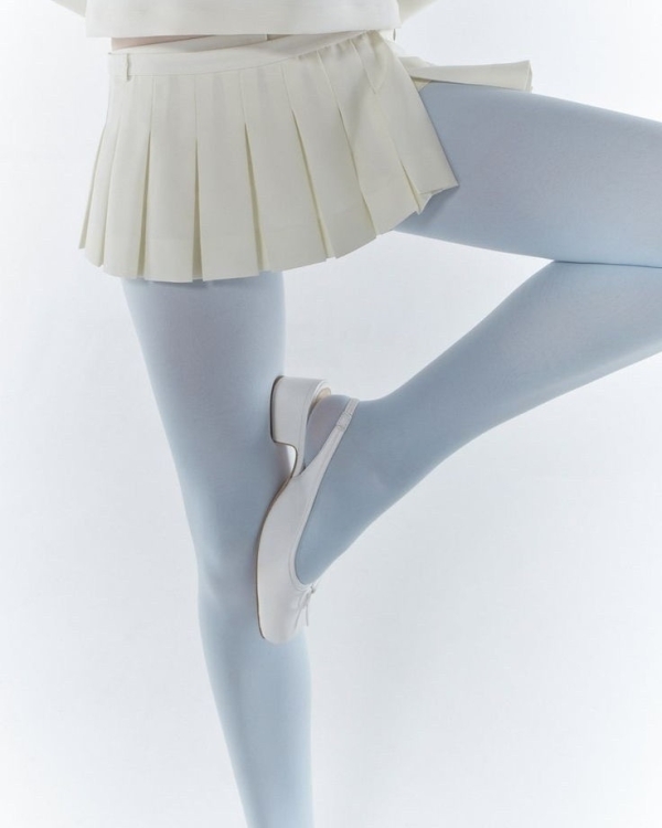 Акцент на ноги. Колготки, чулки, пояса и