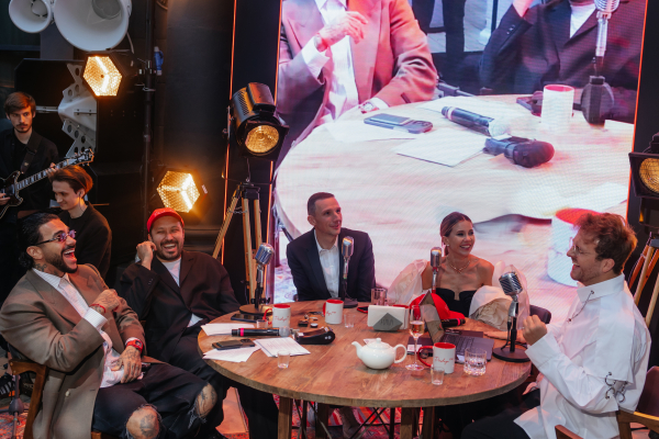 Ведущие Владислав Сапунов