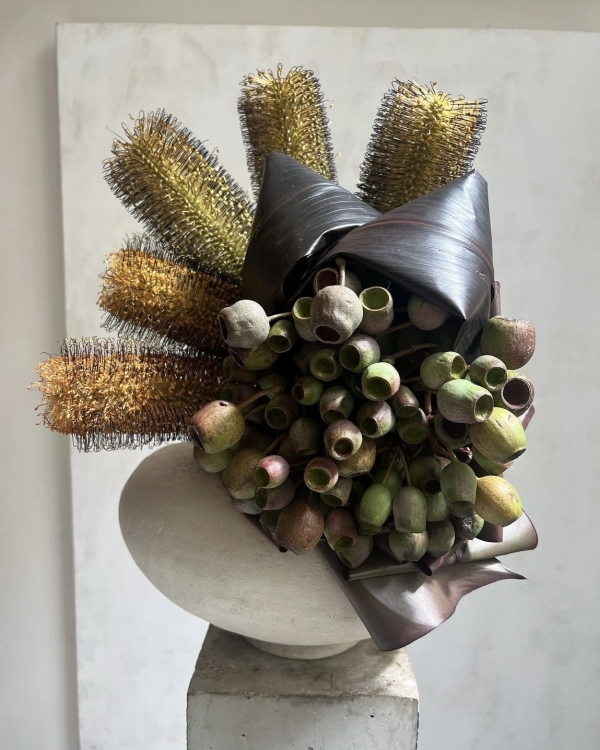 Кто создает цветочные инсталляции для мировых брендов?