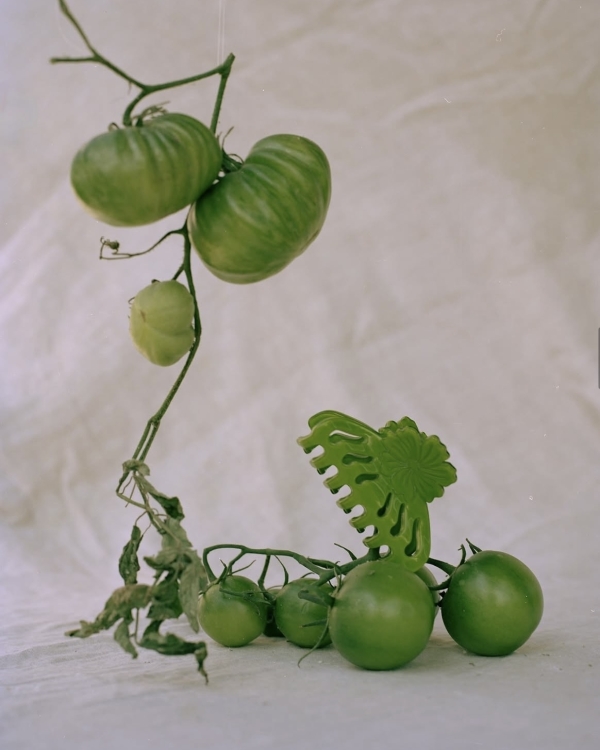 Как передавать смыслы через сет-дизайн? Интервью с