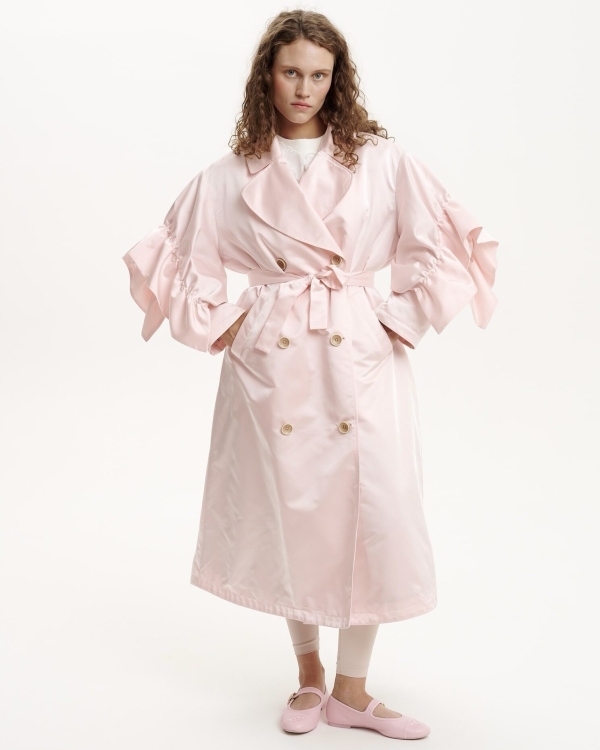 Не бежевым едины. Интересные тренчи для невест,