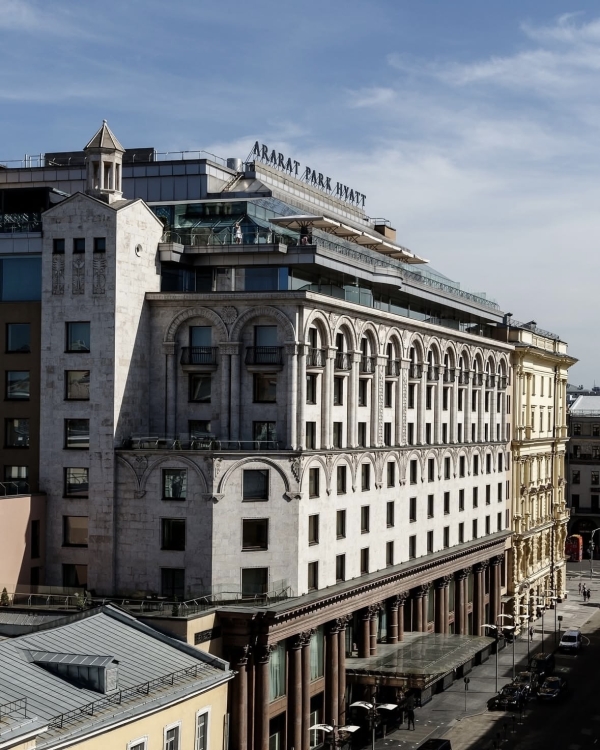 Пятизвездочные отели Москвы с открытыми террасами и