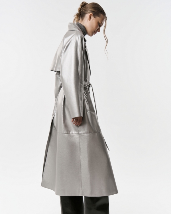 Не бежевым едины. Интересные тренчи для невест,