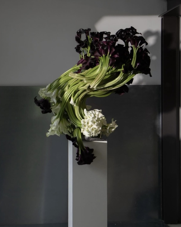 Кто создает цветочные инсталляции для мировых брендов?