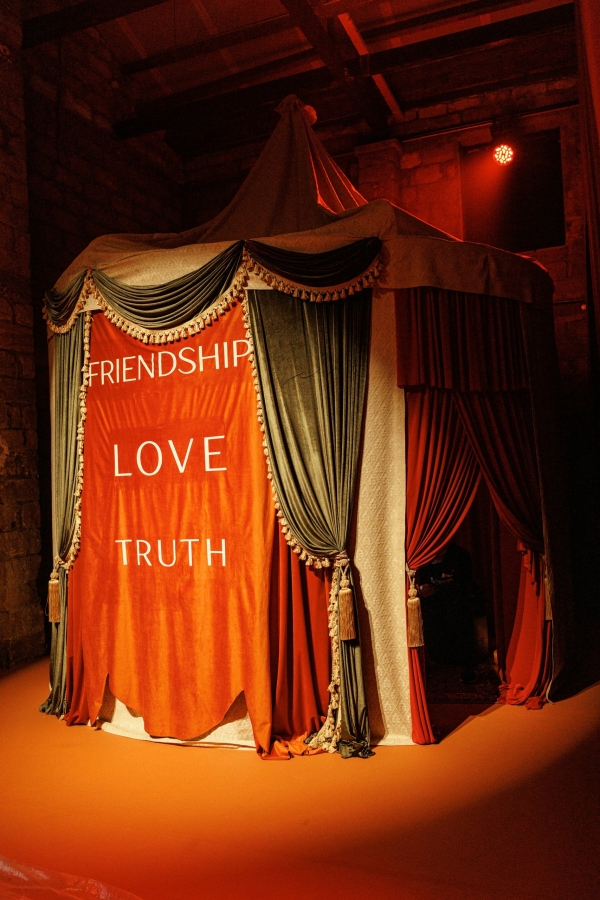 Как арт-дирекшен формирует визуальный язык события? Разбираемся